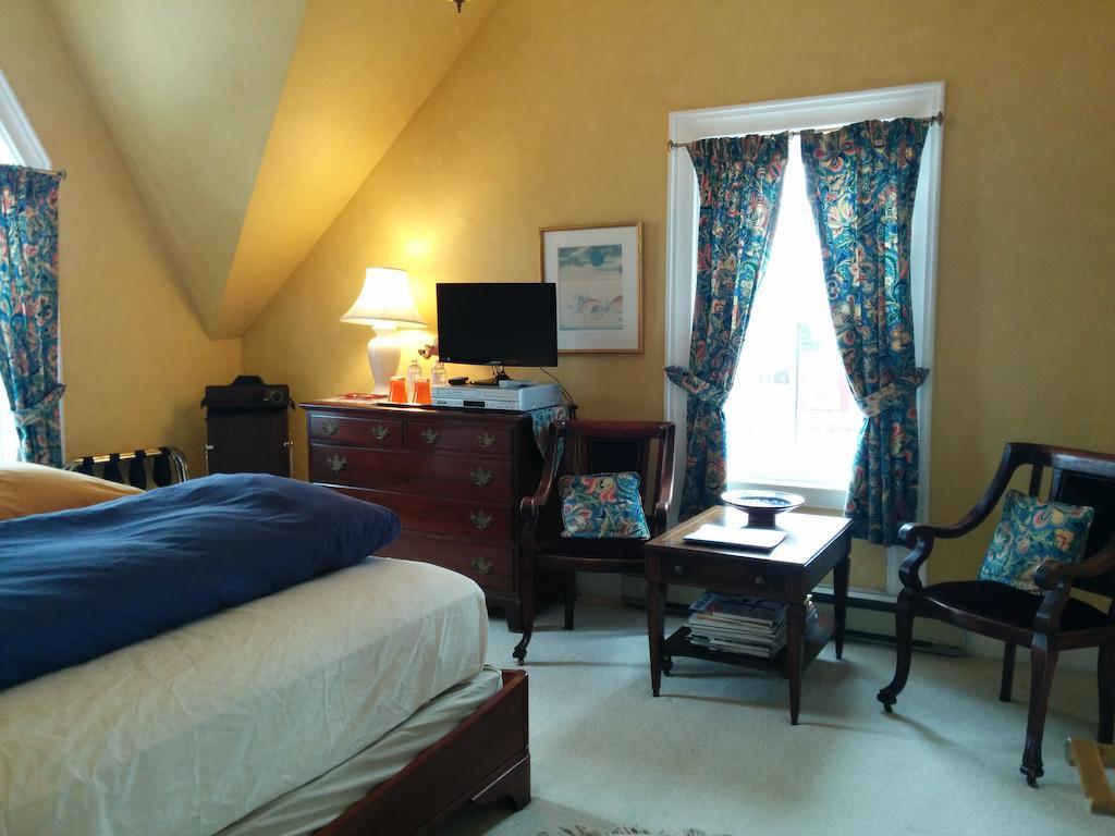 Fairmont House Bed & Breakfast Mahone Bay Esterno foto